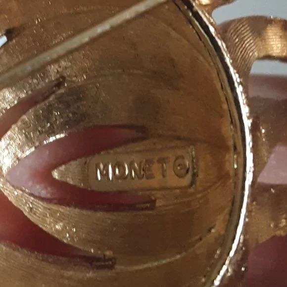 Vintage Monet Large Flower Gold Tone Pin Brooch(read description) - Picture 2 of 8